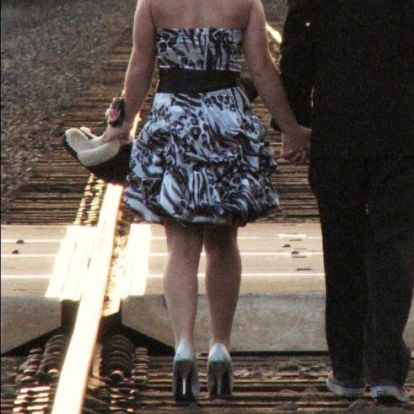 Homecoming dress! Short and fun! - Picture 4 of 7